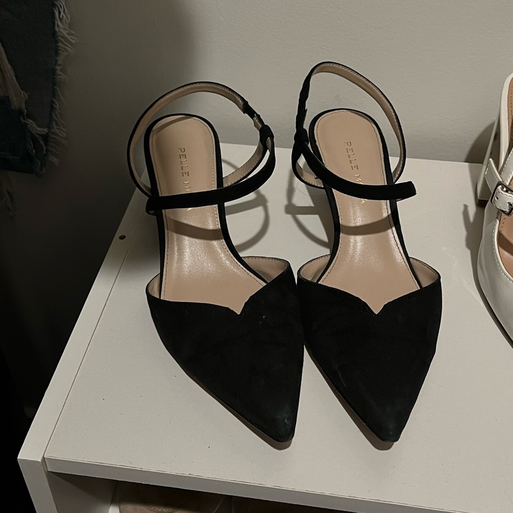 Black pelle moda kitten heels